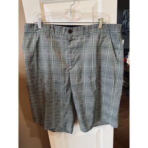 Travis Matthews‎ Golf Shorts Green and Black Plaid Size 38